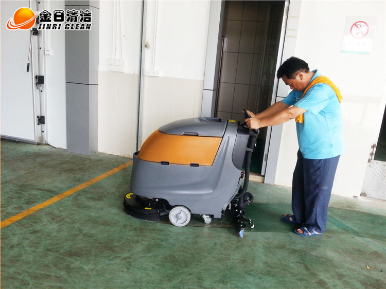 S60W洗地机图片-洗地机性能如何2.jpg